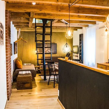 Apartment Besighomes Tiny House