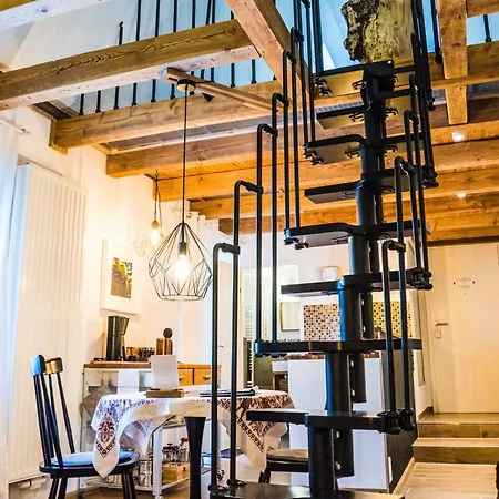 Charmantes Tiny House In Mit Gartenblick Und Zentrale Lage דירה *