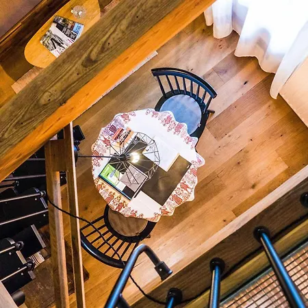 Charmantes Tiny House In Mit Gartenblick Und Zentrale Lage דירה *