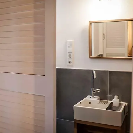 Charmantes Tiny House In Mit Gartenblick Und Zentrale Lage בסיגהיים