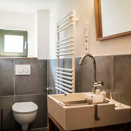 Charmantes Tiny House In Mit Gartenblick Und Zentrale Lage * ベジクハイム